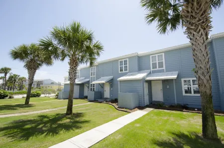 On the Beach - 2 Br Townhouse by RedAwning Отели в г. Inlet Beach