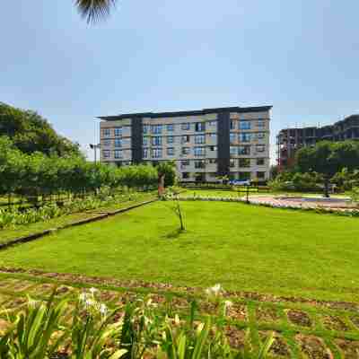 Konkan Pearl Suites Hotel Exterior