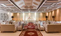 Dwo Mira Palace