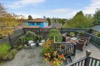 Madrona Bliss A Modern Escape Hotels in 