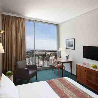 Golden Crown Hotel Rooms