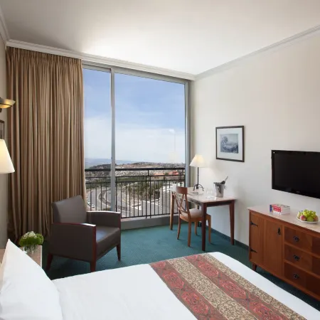 Golden Crown Hotel