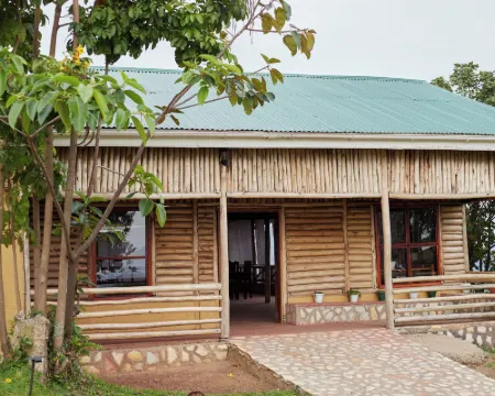 ngirisi hill silverback  lodge-bwindi Hotels in Kinkiizi
