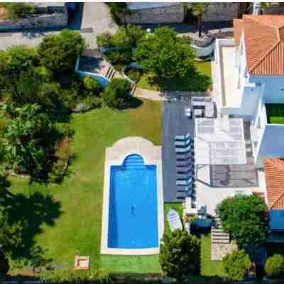 Elegant Villa Retreat Hotel Exterior