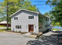 Griffin Lakefront on Lake Wallenpaupack with Private Dock, AC - Sleeps 10