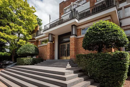 Hotel Orion Отели рядом с достопримечательностью «Мост Святого Михаила»