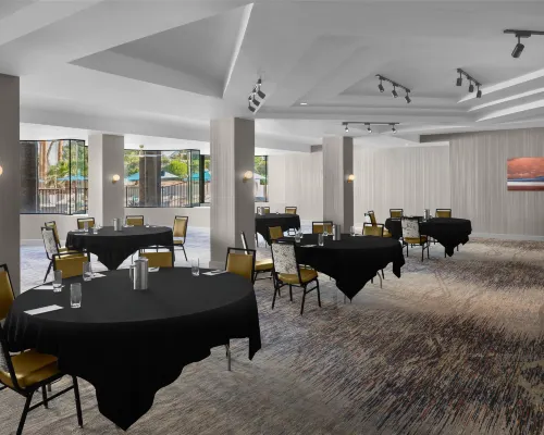 Embassy Suites by Hilton Phoenix Biltmore Ăn uống Photos