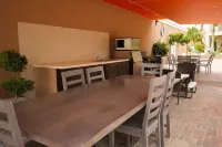 Luxury Beachfront Apartment in Aruba Các khách sạn ở Eagle Beach