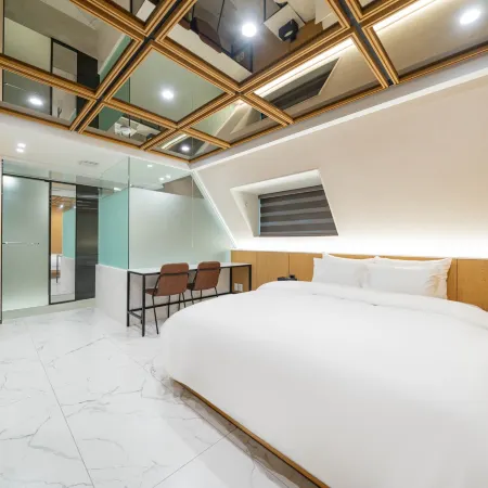 JAMSIL LOUNGE HOTEL Отели рядом с достопримечательностью «Лотте Уорлд»