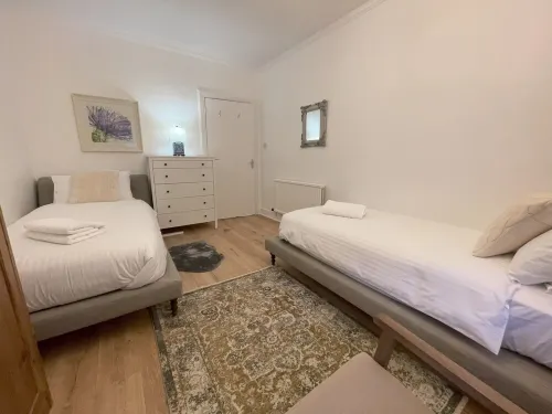 14B Howard Place, 2 Minutes from the Old Course 3 bed 2 bath basement Apartment.