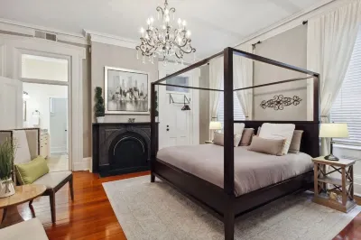 Savannah's Jewel On Jones Street. 3 Bedroom, 2 bathroom condo.