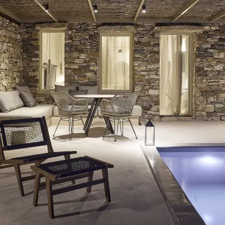 Apsila Pool Suites