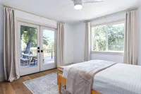 AMAZING! Wild Oaks Retreat. Pool, Spa, Game Room, EV Charger, Wine Country. Hotels near Rite Aid