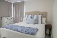 Cozy 1-bedroom condo in sunny Indialantic with AC, fitness room, WiFi