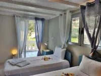 House Just on the Beach -Included 2 Canoe, 2 Bicycles