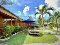 Magic Oceans Dive Resort Отели рядом с достопримечательностью «Boctol Waterfall»