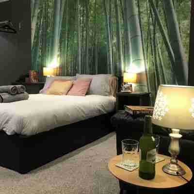 Contemporary 1 Bed Studio for Comfy Stay in Wigan Rooms