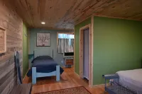 Alaska River Pirates Cabins Hotel di Soldotna
