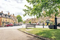 Hicks House - Beautiful Cottage in Leysbourne! Hotels in Chipping Campden
