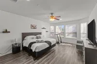 Keller’s Crown Jewel - 5Br Retreat w/ Hot Tub & Pool Table