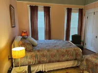 Charming 2-bedroom house with AC and WiFi in lovely Hamilton Hotele w: Hamilton