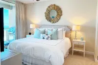 Charming 2-bedroom Portofino condo, amazing views on delightful Pensacola Beach
