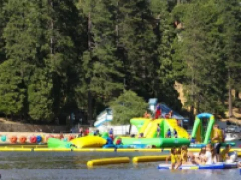 LAKEVIEW CABIN!! AIRCONDITIONED!!  AMPLE PARKING !! Ξενοδοχεία στην πόλη Crestline