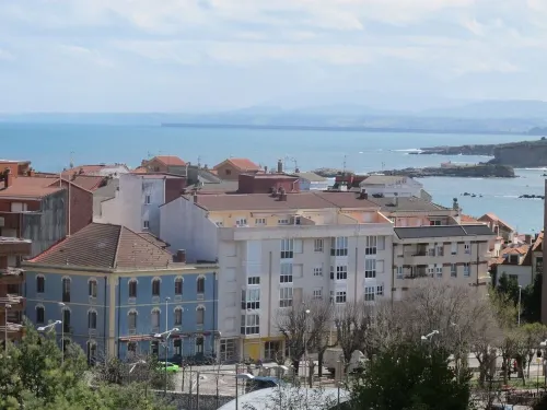 Penthouse with terrace in the center of Luanco