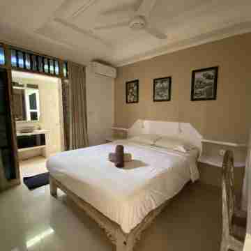 Blue Lagoon 5 bedroom Villa — 5 min from the beach! Rooms