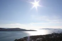 1. Floor double room with approx. 20m², balcony, WiFi, bathroom with shower Hotels in Opcina Seget