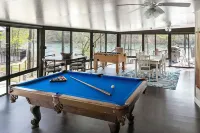 A Shore Thing - no steps to dock! Hot tub, fire pit ~ Sleeps 22 ~