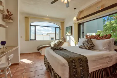 Villa Umakiha, Secluded Beach Villa with Private Pool + Jacuzzi!