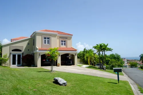 BACK TO BUSINESS Golf Cart,Swimming Pool, generator & Breathless Scenic Views! Candelero Abajo 호텔