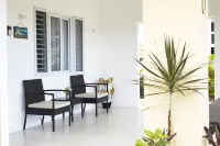 Clean & Cozy 3 bedroom Villa  — 5 min from the beach, close to major attractions