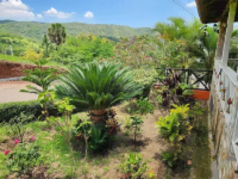 Beautiful villa with private pool and nice mountains view Hoteles en 