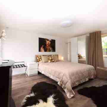 Comfortable apartment, close to downtown and train station Rooms