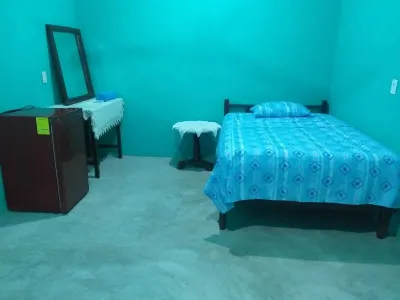 Private Room for 2 with AC Dársena Bahía Santa Cruz, Huatulco附近的飯店