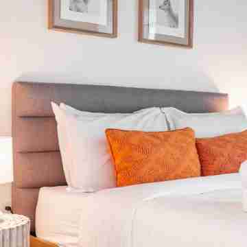 Rustique, NEW in Quebec city - 2 rooms + 2 bathroom (pool on roof during summer) Rooms