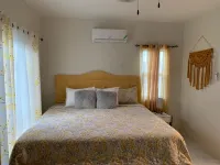 Serene Dream/ walking distance from the beach, other popular tourist attractions Hotels near Tear Drop Blue Pond