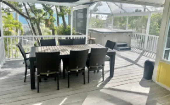 Tropical Island Oasis Full Home