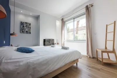 Seaside, magnificent 150m2 apartment with garden Hotels in 7th arrondissement of Marseille