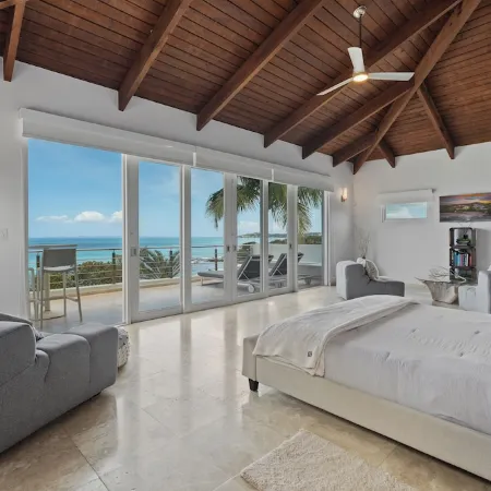 Beachfront Luxury Villa: 3BR, 3.5BA,Gazebo,Pool, Secluded Beach, Gated Community