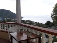 HazelWood Cottage: Beautiful Caribbean Sea views, in a comfortable space. Hotels in Roseau