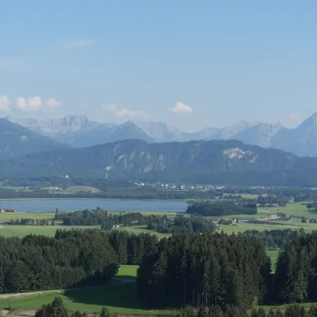 Apartment with mountain-view balcony, lake, garage, sauna, Wi-Fi, ...