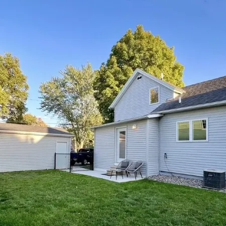 Cedar Falls Gem: Vintage Home With Modern Comforts Near Historic Downtown!
