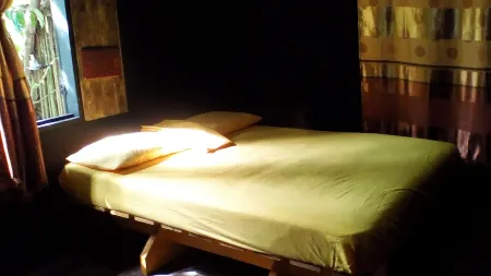 Eco-Rustic Museum House & Art Stage between two beaches