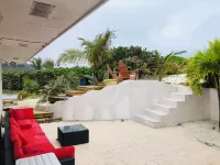 WrigleyVilla, Beach Villa That's Actually On The Beach