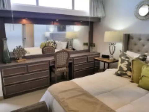 GORGEOUS 2BD/2 BATH ON THE BEACH! DESIGNER APT.LUX! BEST LOCATION.