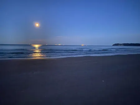 Apartment 12 sea view - 5 stars , own beach chair