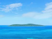 Beachy 2 Bedroom Coakley Bay Condo with AC, pool and backup generator.